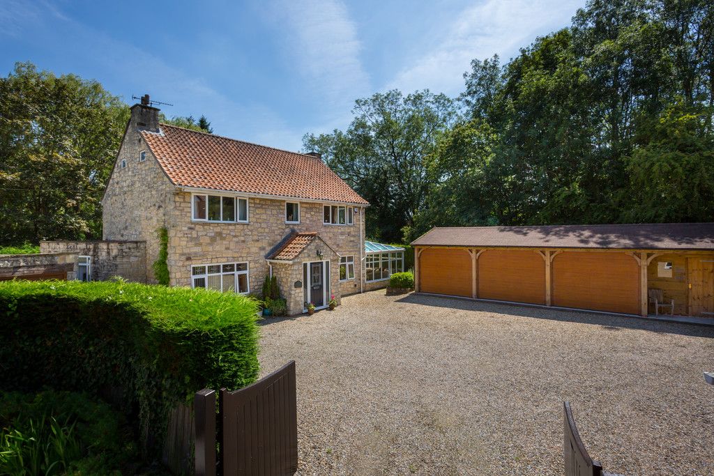 5 bed house for sale in Pump Alley, Bolton Percy - Property Image 1