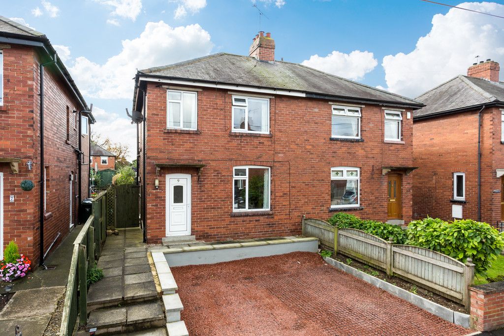 3 bed house for sale in Auster Bank Crescent, Tadcaster 1