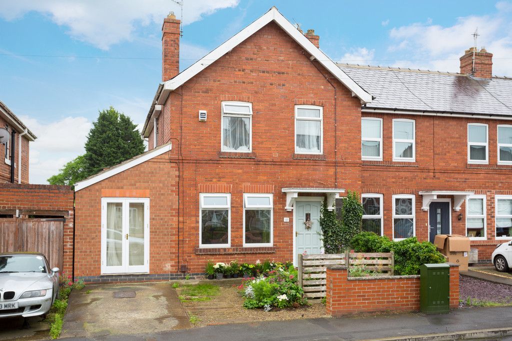 3 bed house for sale in Howe Hill Road, York  - Property Image 1