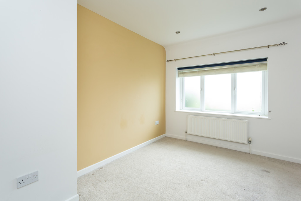 2 bed bungalow for sale in Middlethorpe Grove, York  - Property Image 11