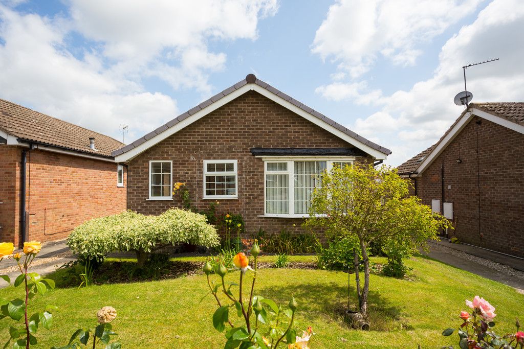 2 bed bungalow for sale in Potters Drive, Copmanthorpe, York, YO23