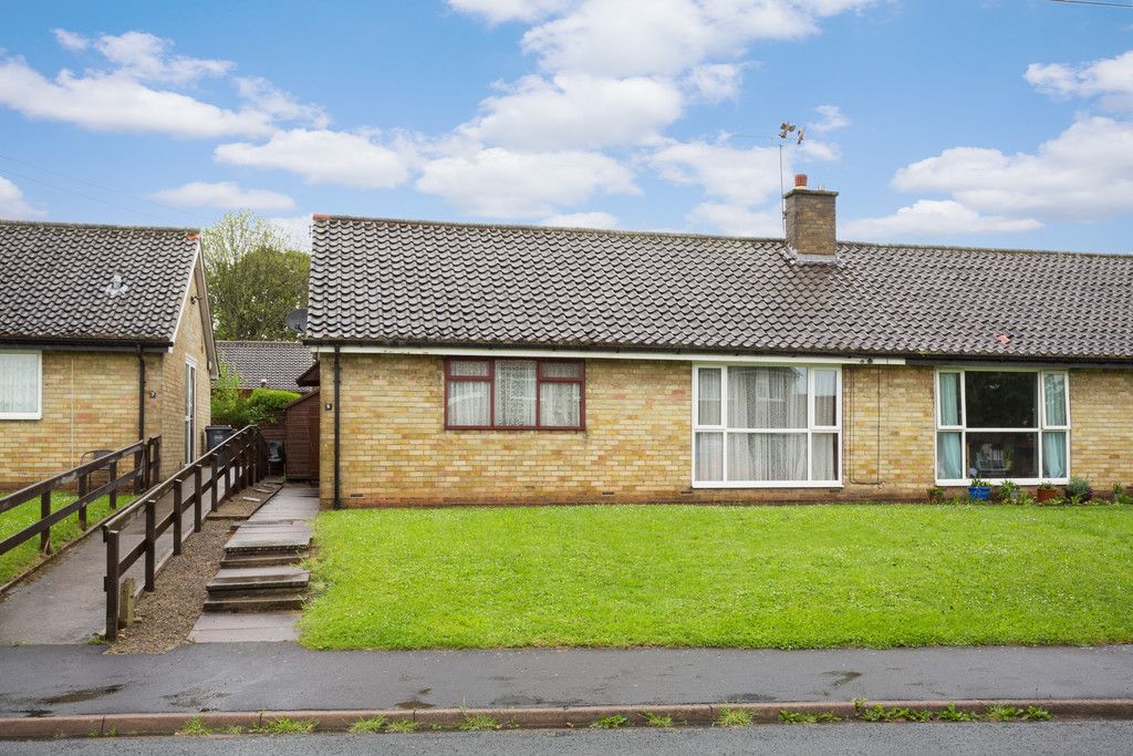 2 bed bungalow for sale in Fir Tree Crescent, Tadcaster, LS24