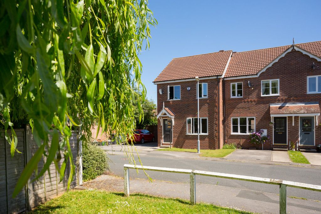 3 bed house for sale in Moorland Gardens, Copmanthorpe, York  - Property Image 1