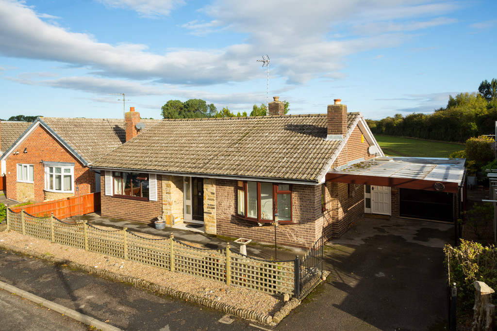 2 bed bungalow for sale in Drome Road, Copmanthorpe, York  - Property Image 12