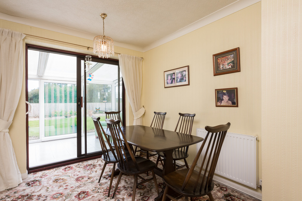 2 bed bungalow for sale in Drome Road, Copmanthorpe, York  - Property Image 9
