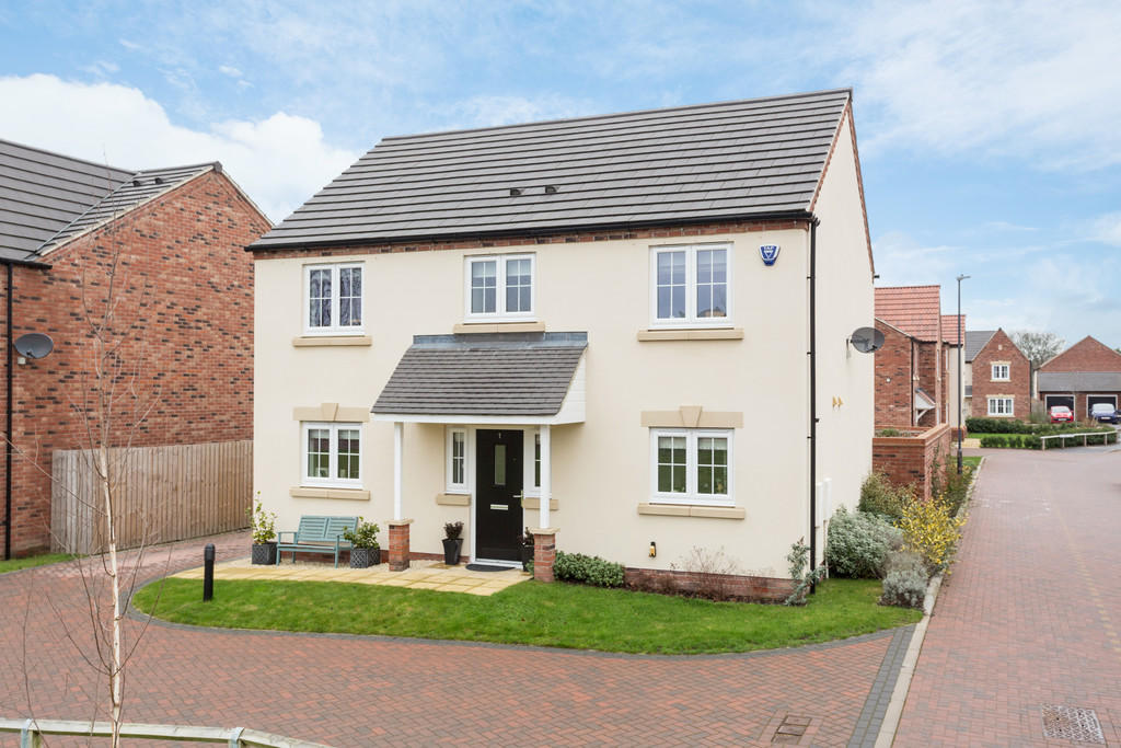 4 bed house for sale in Squadron Close, Church Fenton, Tadcaster, LS24