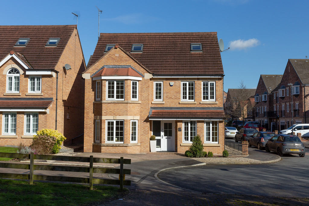 5 bed house for sale in Principal Rise, Dringhouses, YO24
