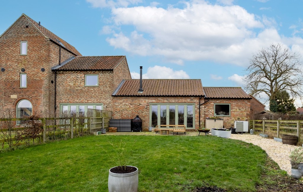2 bed house for sale in The Stables, Low Farm Road, Bolton Percy  - Property Image 3