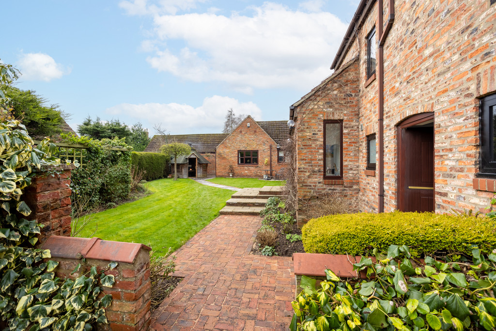 5 bed house for sale in The Old Byre, Mill Lane, Acaster Malbis  - Property Image 39