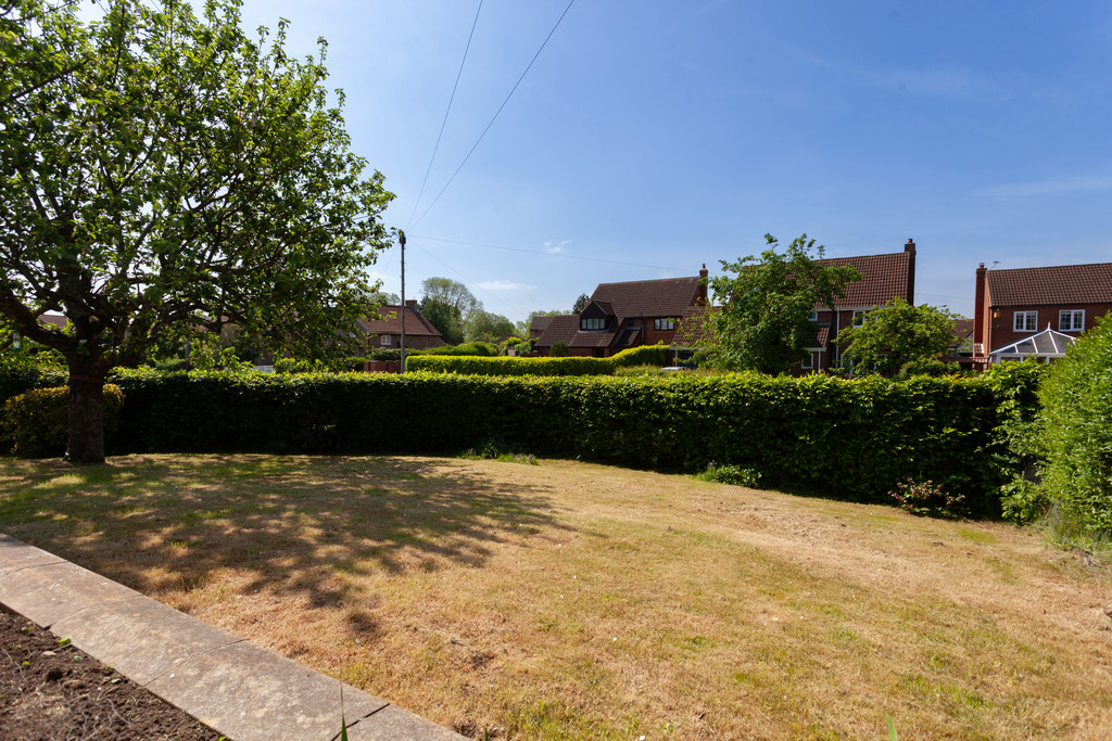 3 bed bungalow for sale in Milford, Main Street, Appleton Roebuck  - Property Image 2