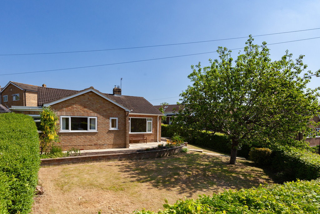 3 bed bungalow for sale in Milford, Main Street, Appleton Roebuck  - Property Image 3