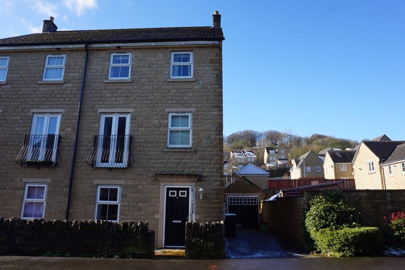 4 bed house for sale in Ovenden Wood Road, HX2