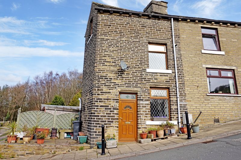 2 bed house for sale in Trooper Lane, HX3