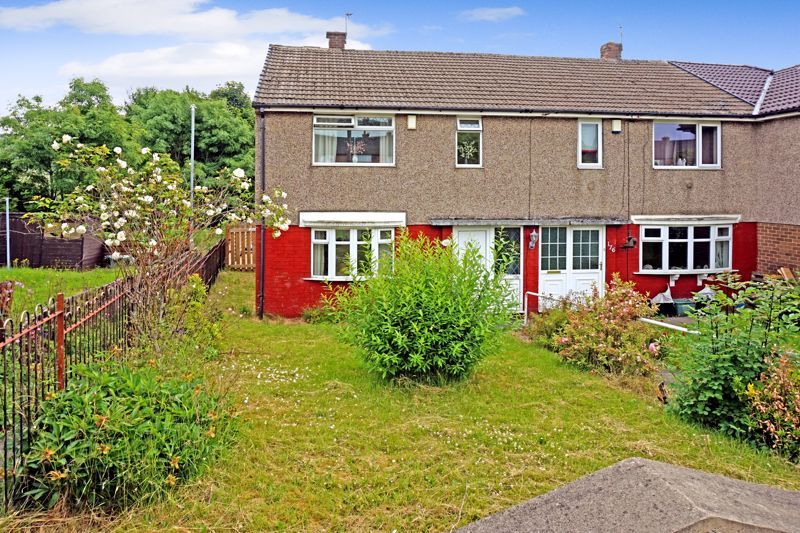 3 bed house for sale in Mixenden Road, HX2