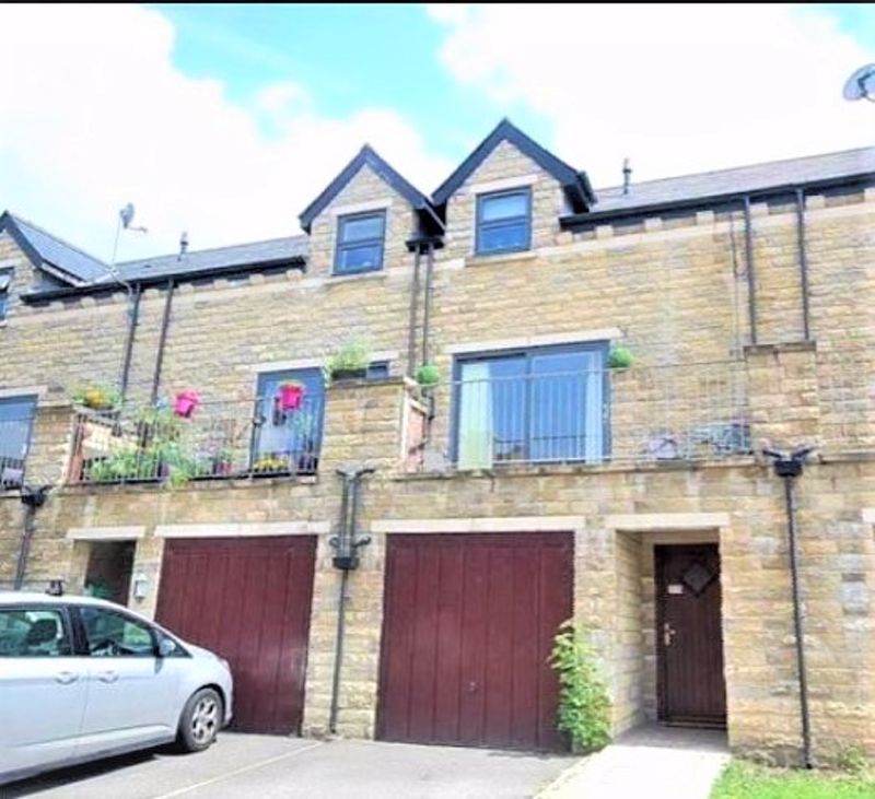 4 bed house for sale in Hebble View, HX3