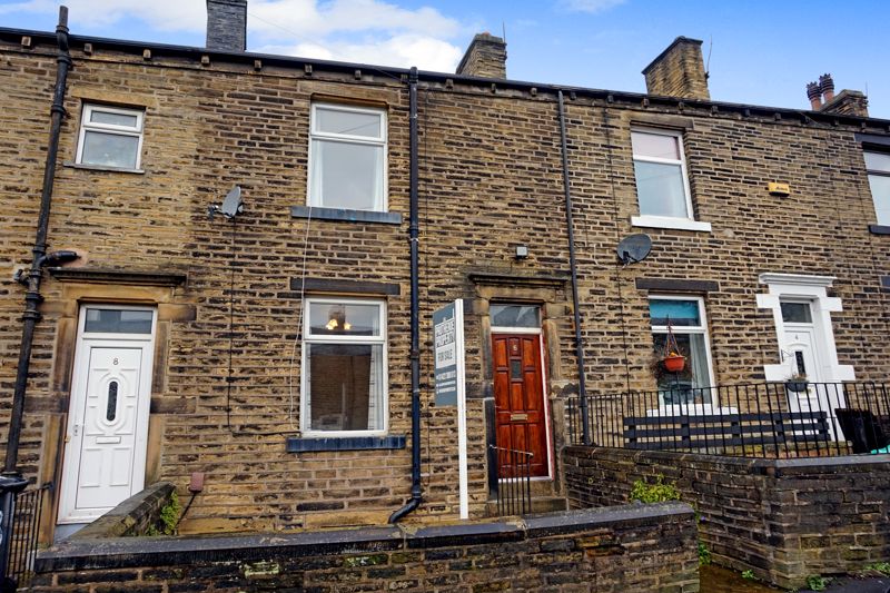 2 bed house for sale in Emscote Grove, HX1