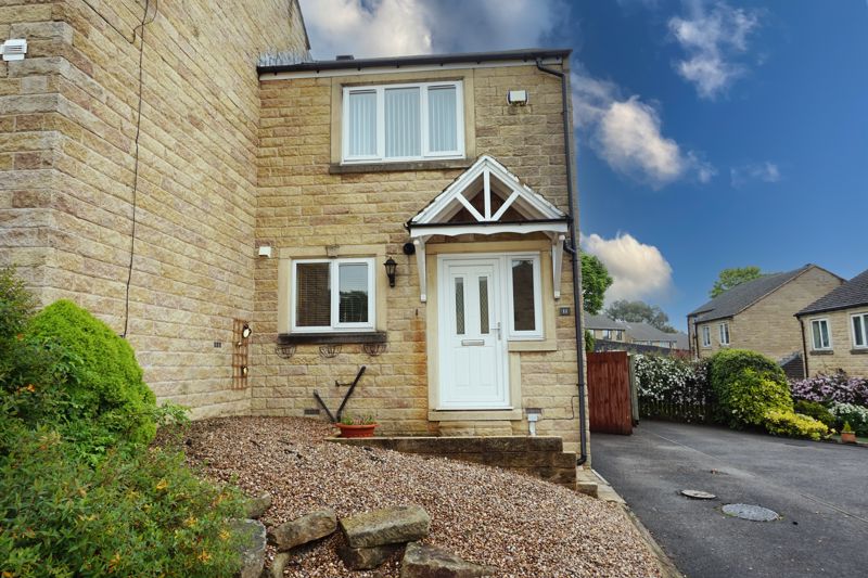 2 bed house for sale in Field View, HX3
