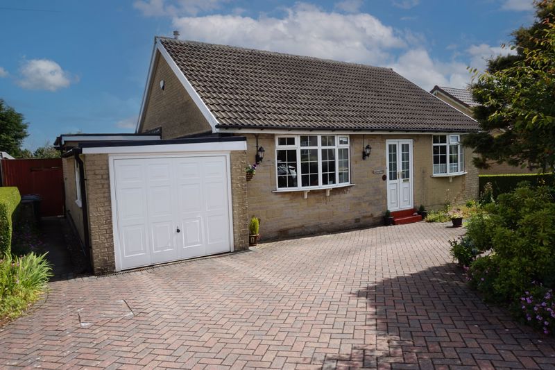 3 bed bungalow for sale in Parkway, BD13