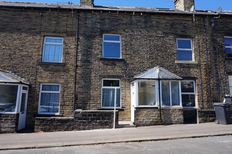 2 bed house to rent in Bath Place, HX3