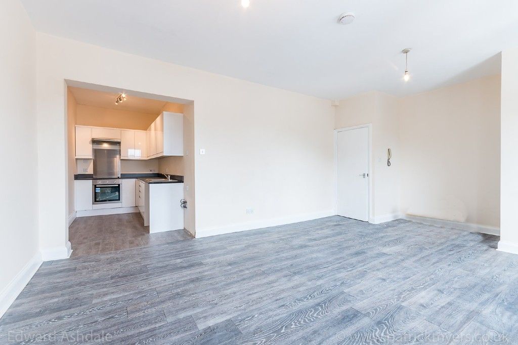 Flat to rent in Norwood Road, Tulse Hill, London 1