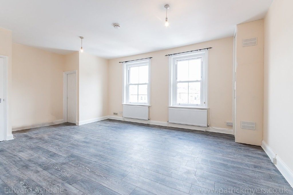 Flat to rent in Norwood Road, Tulse Hill, London 2