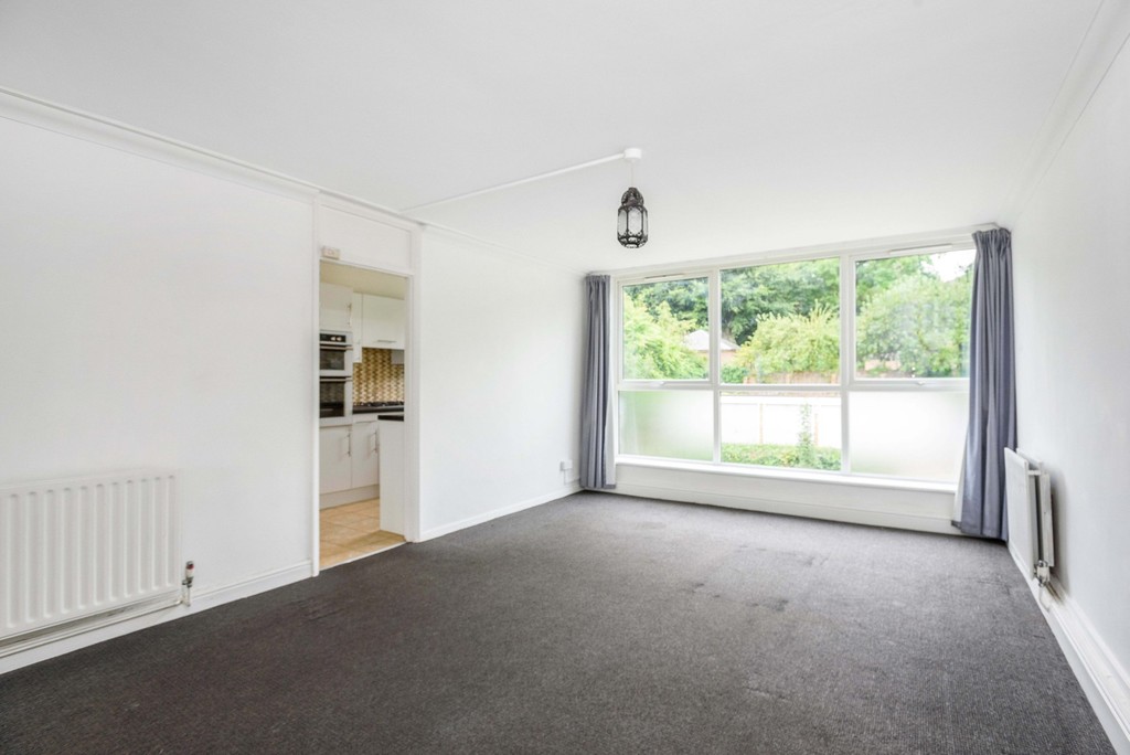 2 bed flat to rent in Valley Road, Bromley 4