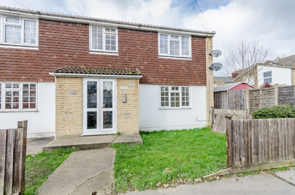 1 bed flat to rent in Crowther Road, South Norwood, SE25