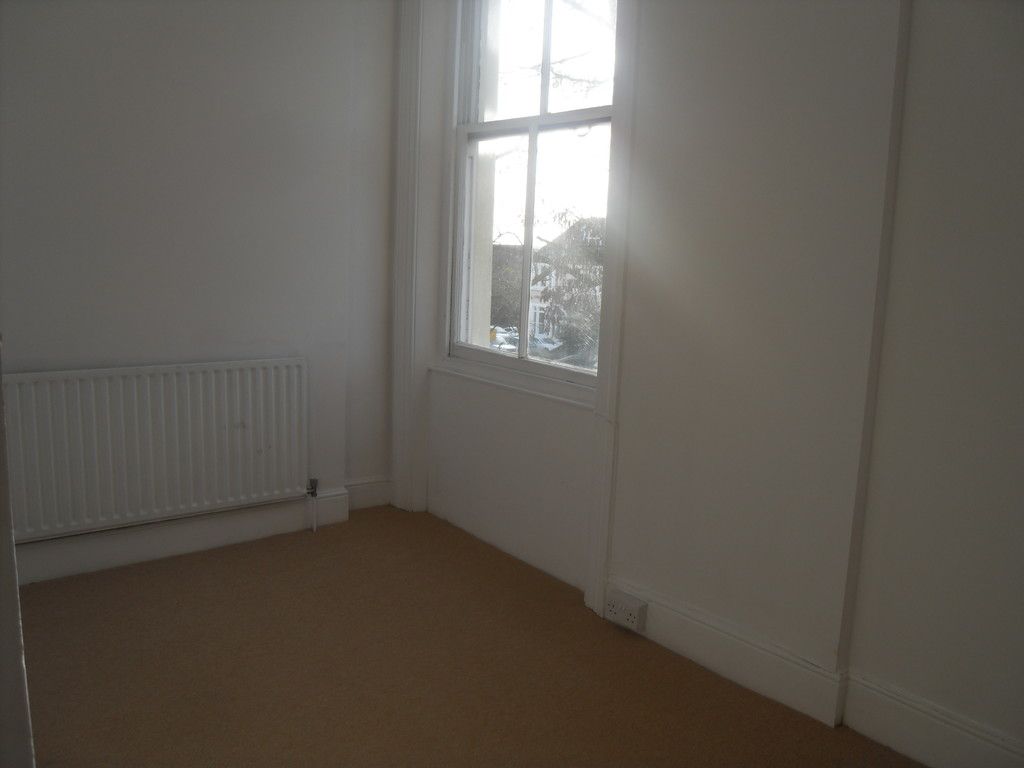 2 bed flat to rent in Widmore Road, Bromley 7