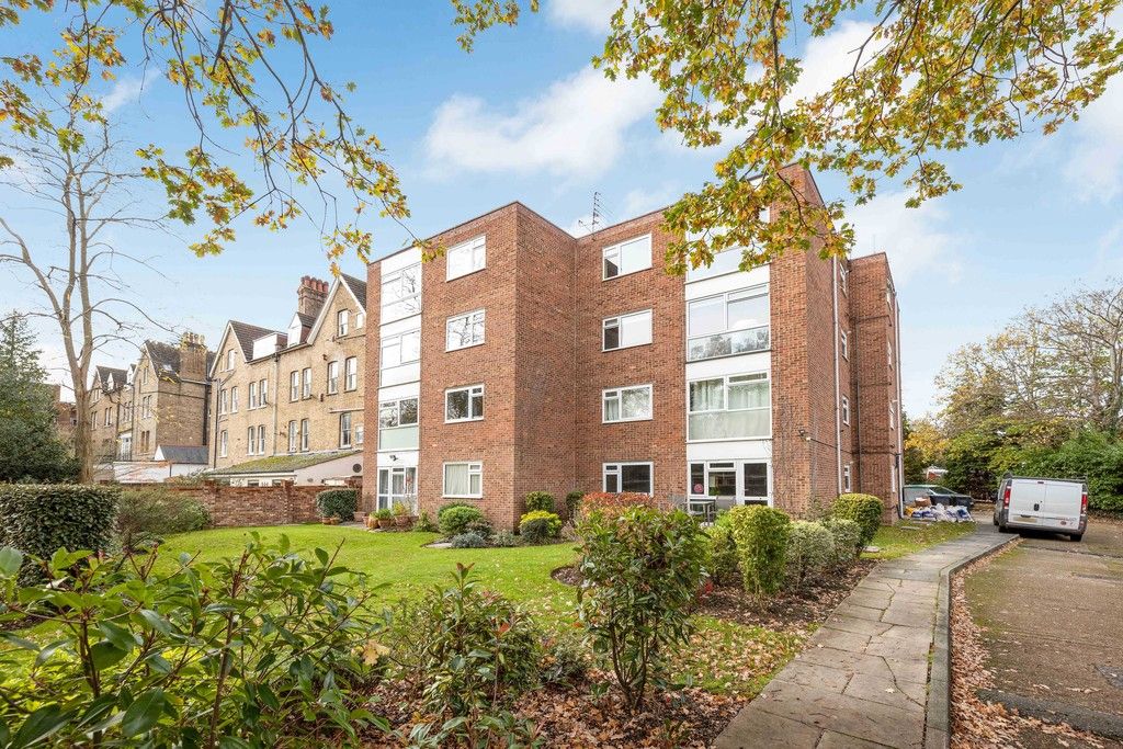 1 bed flat to rent in Everglades, Shortlands Road, BR2