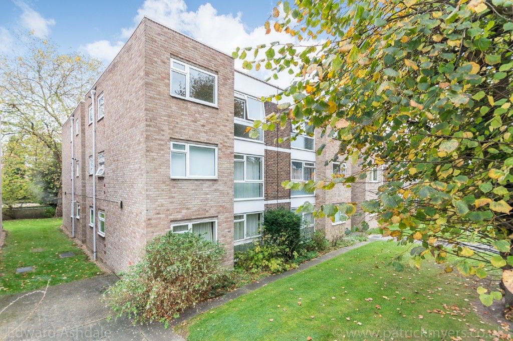1 bed flat to rent in Russel Court 1