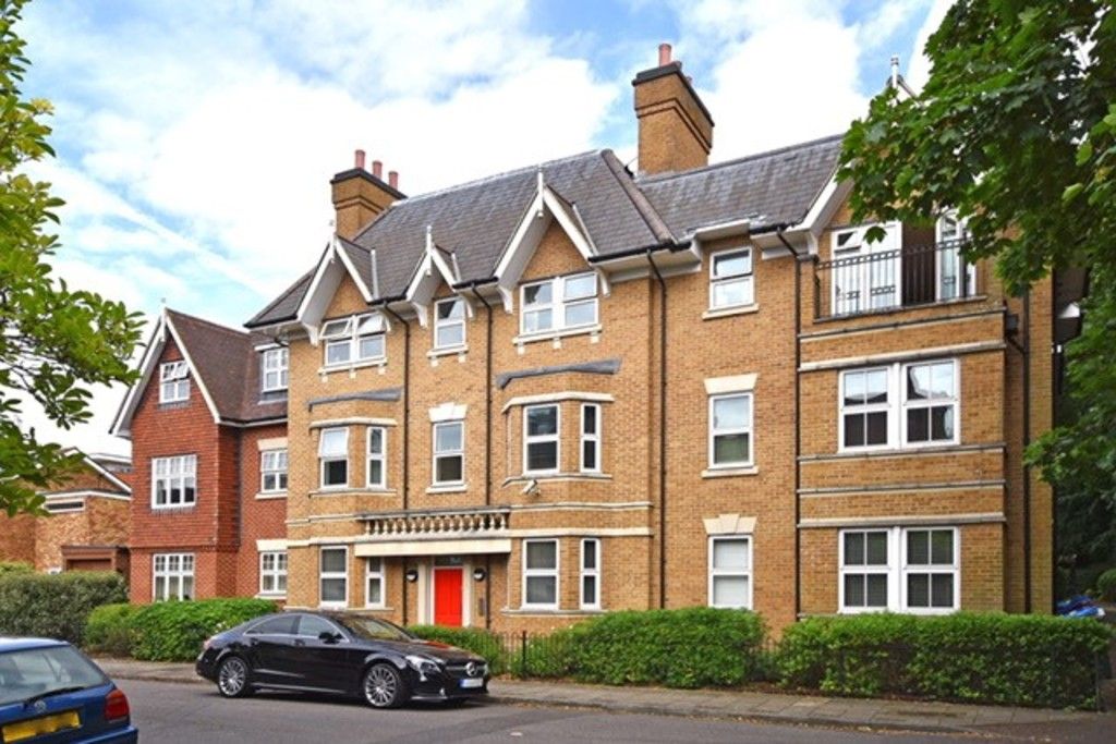 2 bed flat to rent in Lansdowne Road, Bromley, BR1