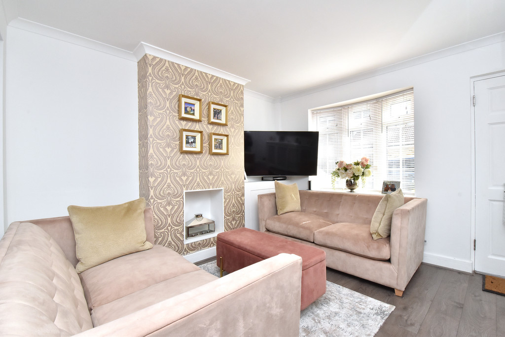 2 bed house for sale in Haxted Road, Bromley 3