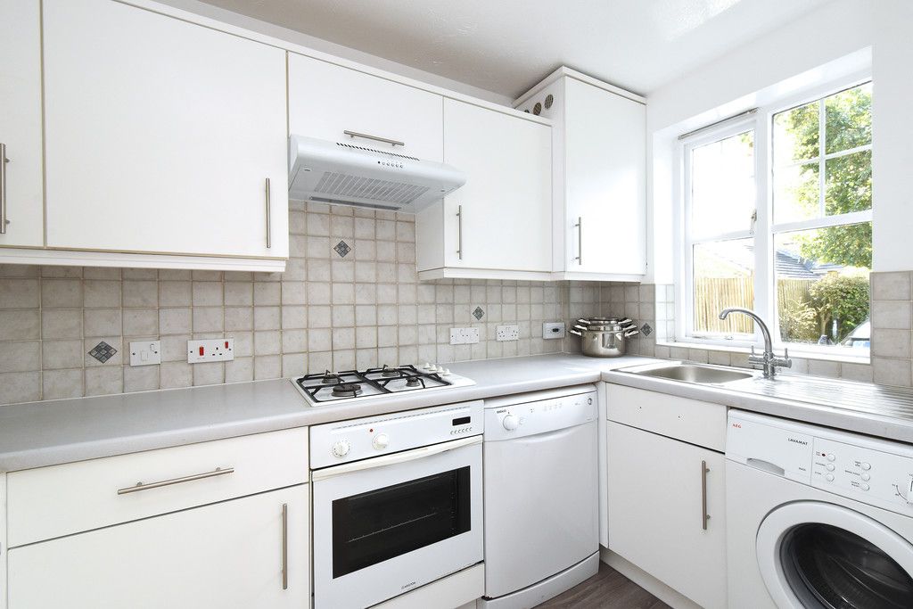 2 bed house to rent in Woldham Place, Bromley 4