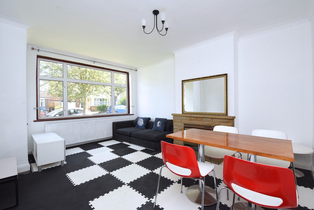 3 bed house to rent in Braemar Gardens 2