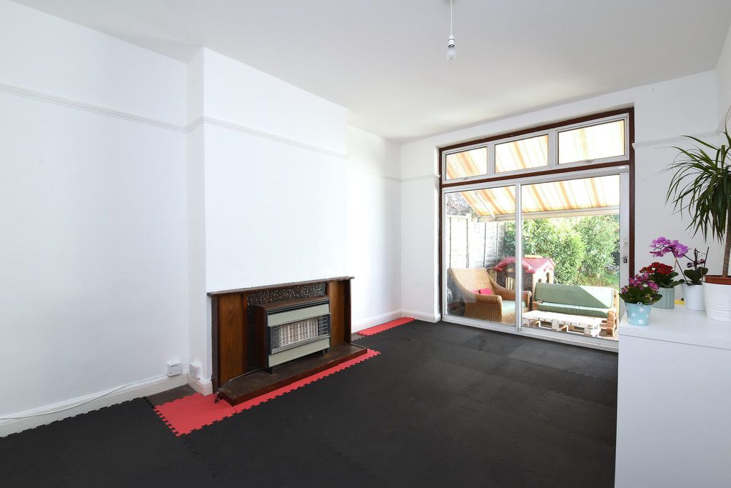 3 bed house to rent in Braemar Gardens 4