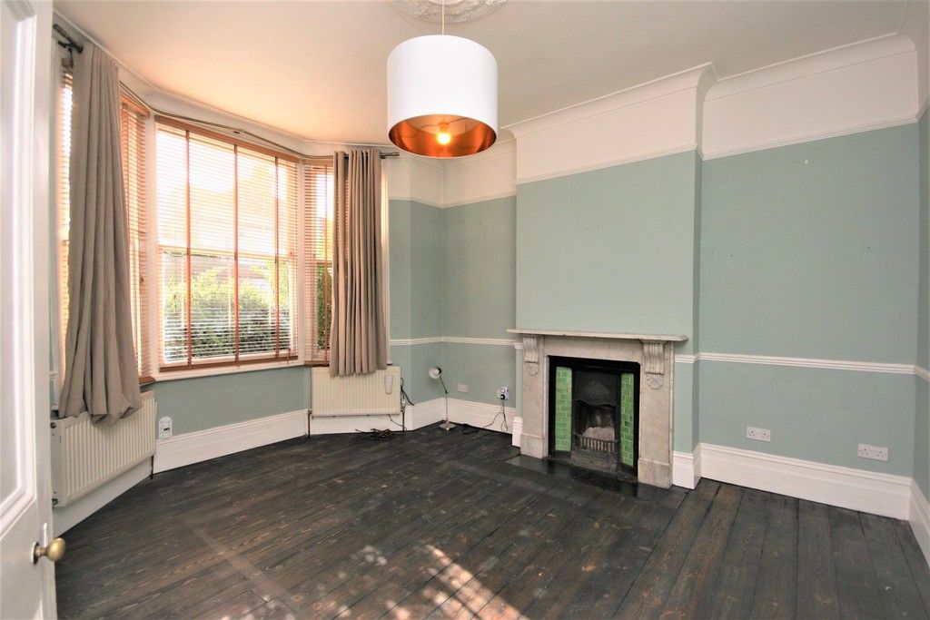 4 bed house to rent in Lampmead Road, London 13