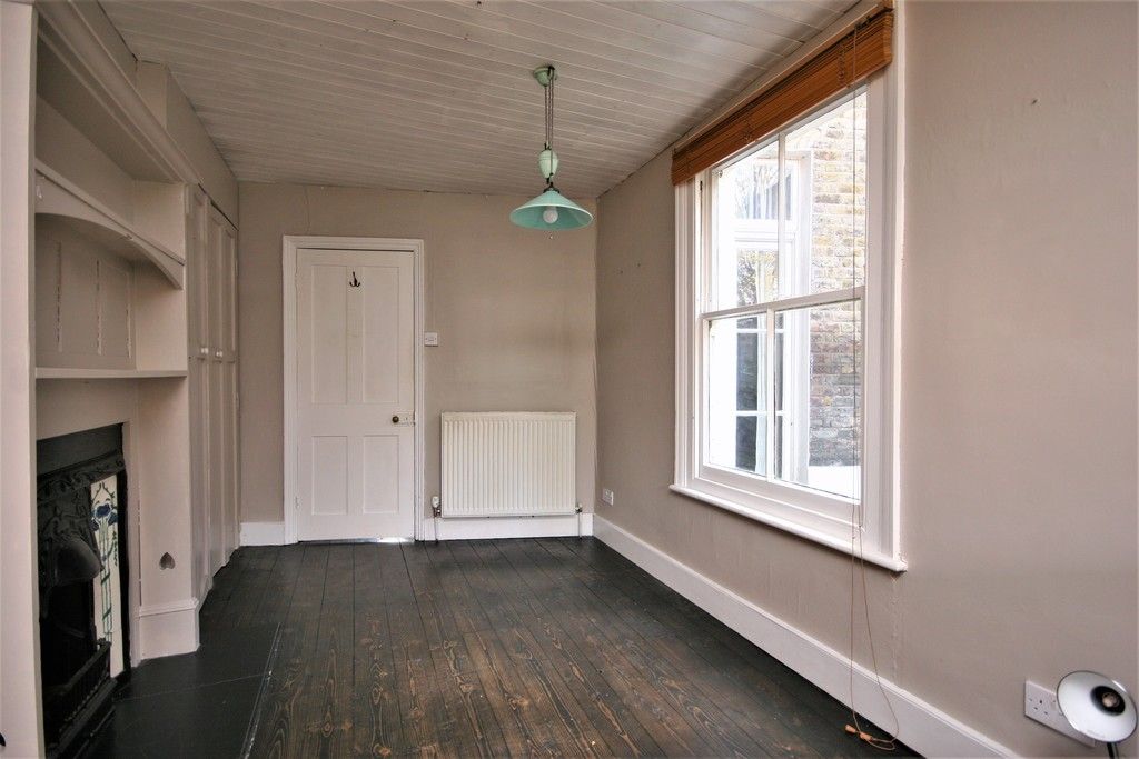 4 bed house to rent in Lampmead Road, London 6