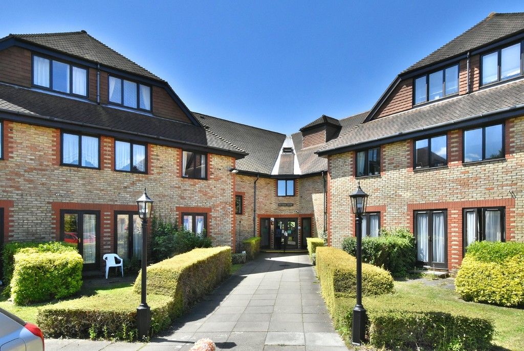 1 bed flat for sale in Deer Park Way, West Wickham, BR4