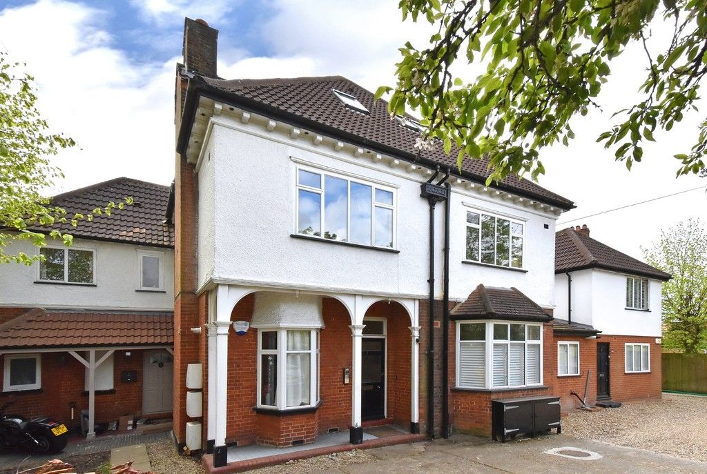 2 bed flat for sale in Turpington Lane, Bromley, BR2