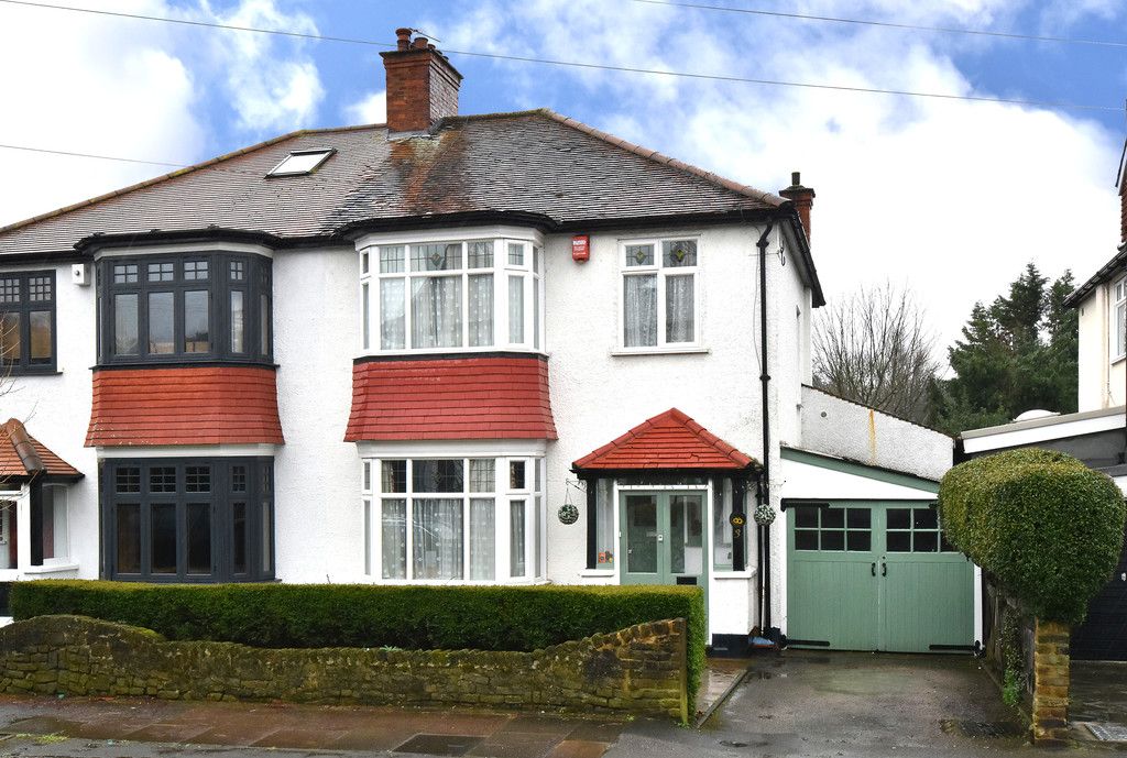 3 bed house for sale in Warren Avenue, Bromley, BR1