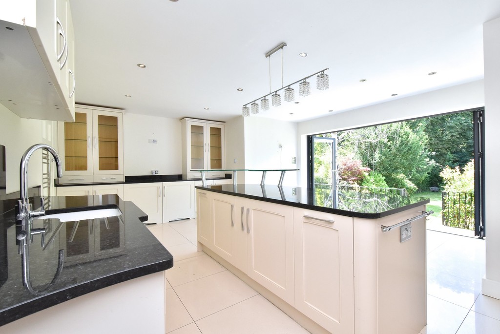 5 bed house for sale 10