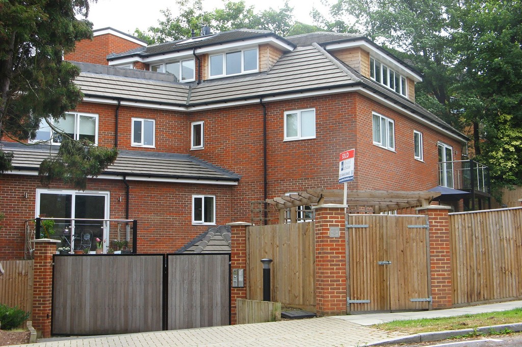 1 bed flat to rent in Mays Hill Road, Luca Court, BR2