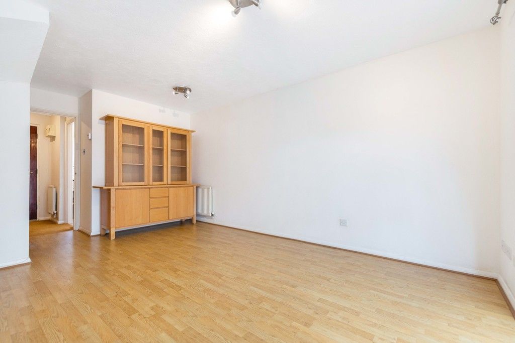 2 bed house to rent in Wharton Road, Bromley 5