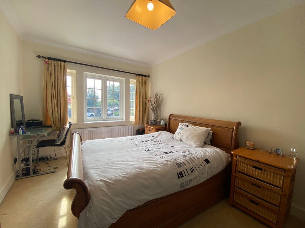 5 bed house to rent in Stone Road, Bromley 12