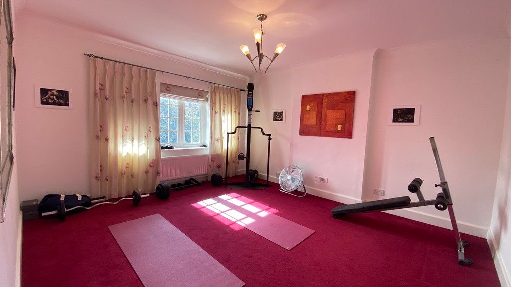 5 bed house to rent in Stone Road, Bromley 10