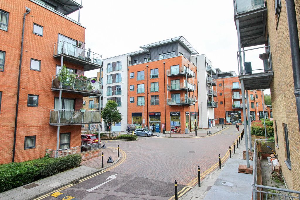 1 bed flat for sale in Catalpa Court , London, SE13