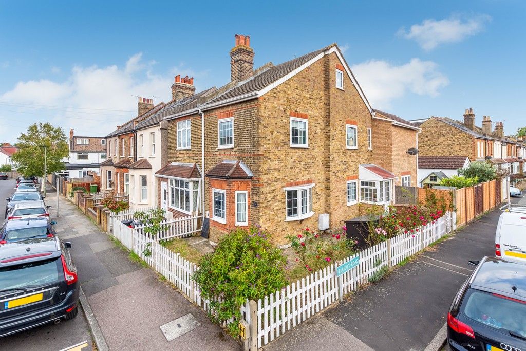 3 bedroom Houses for sale in Bromley Edward Ashdale