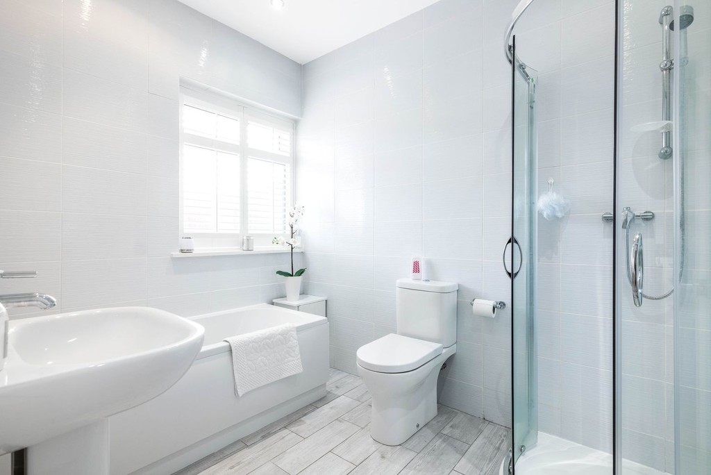 3 bed house for sale in McCall Crescent 6