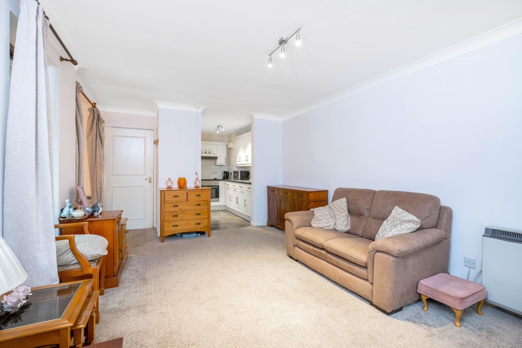 Flat for sale in Deer Park Way, West Wickham 6