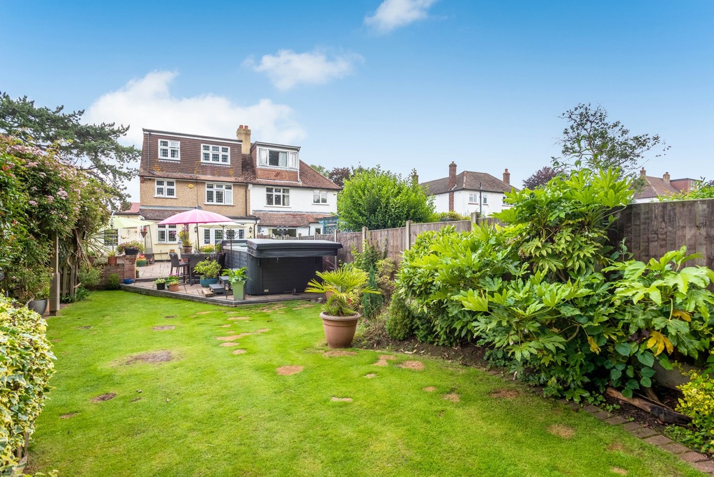 5 bed house for sale in Park Avenue 2